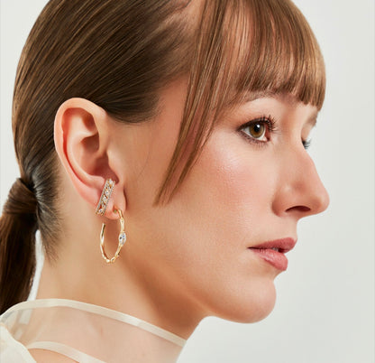 Brinco Ear Hook Cravejado